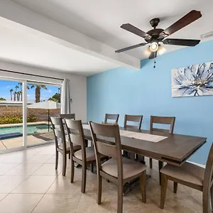  Holiday home The Sunny Side House United States